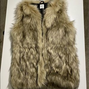 Brand New - Gap Kids faux fur vest - XL